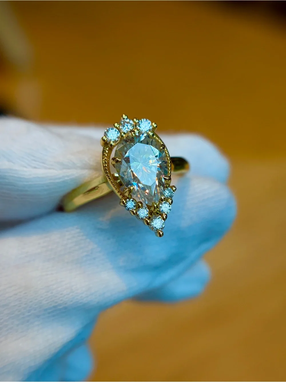 N/A 18k gold